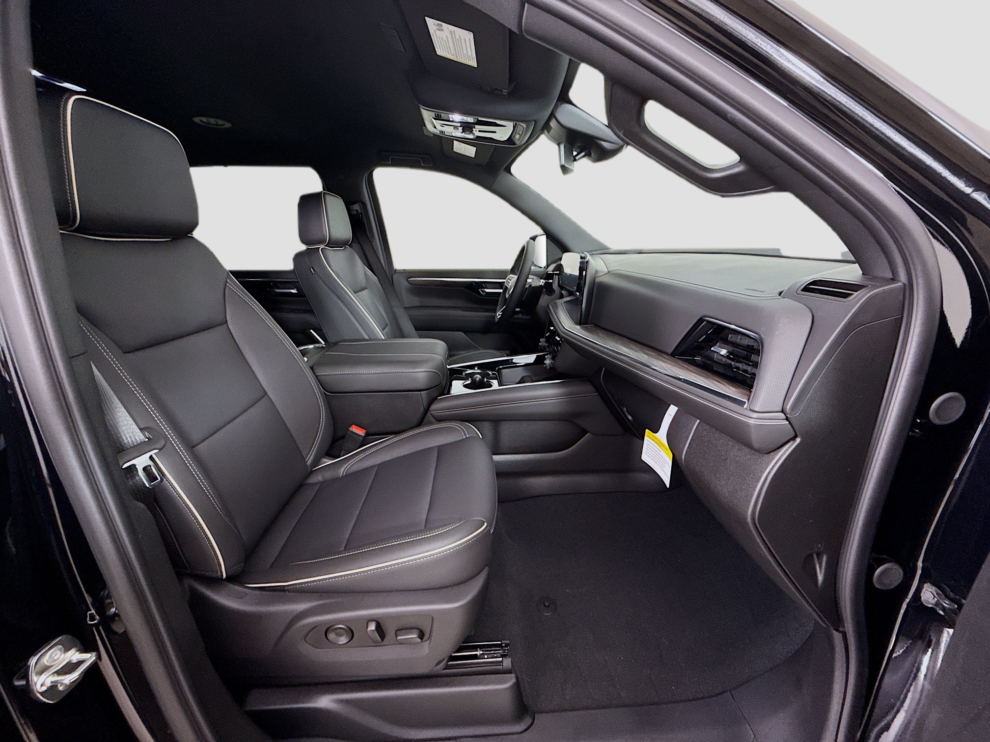 New 2026 Chevrolet Suburban Premier RWD image 32