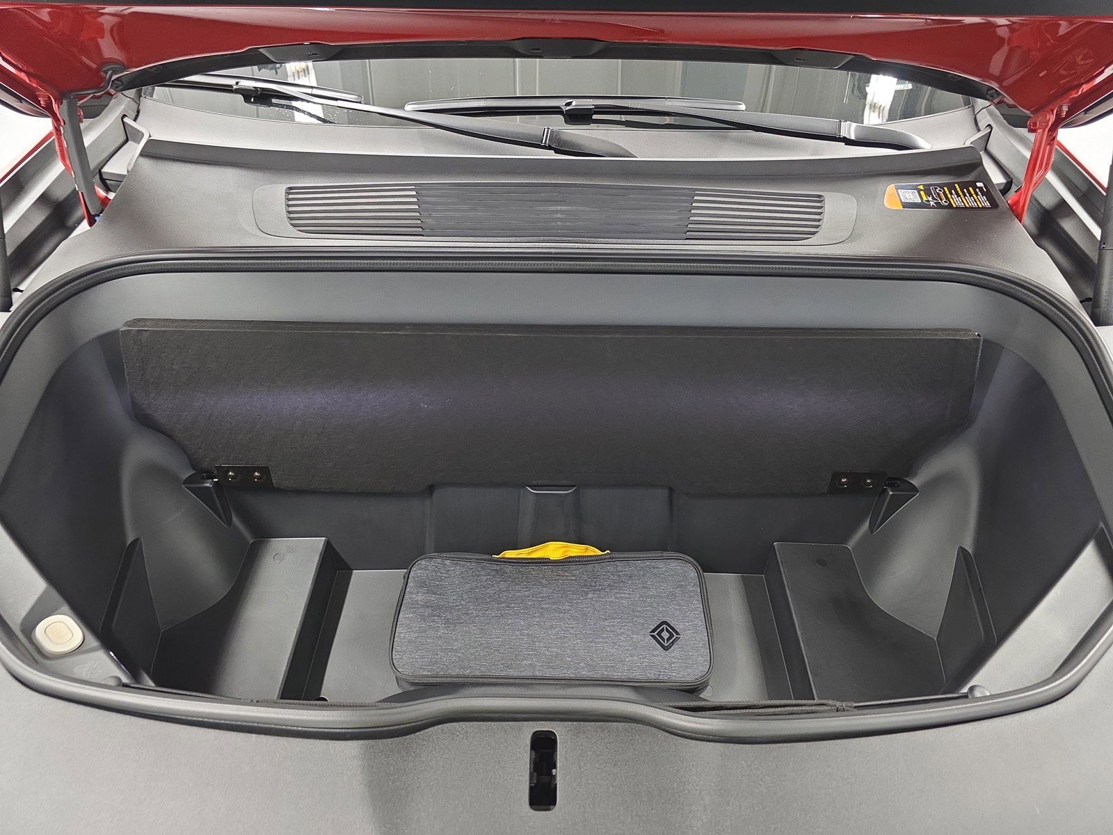 Used 2023 Rivian R1S Launch Edition image 14