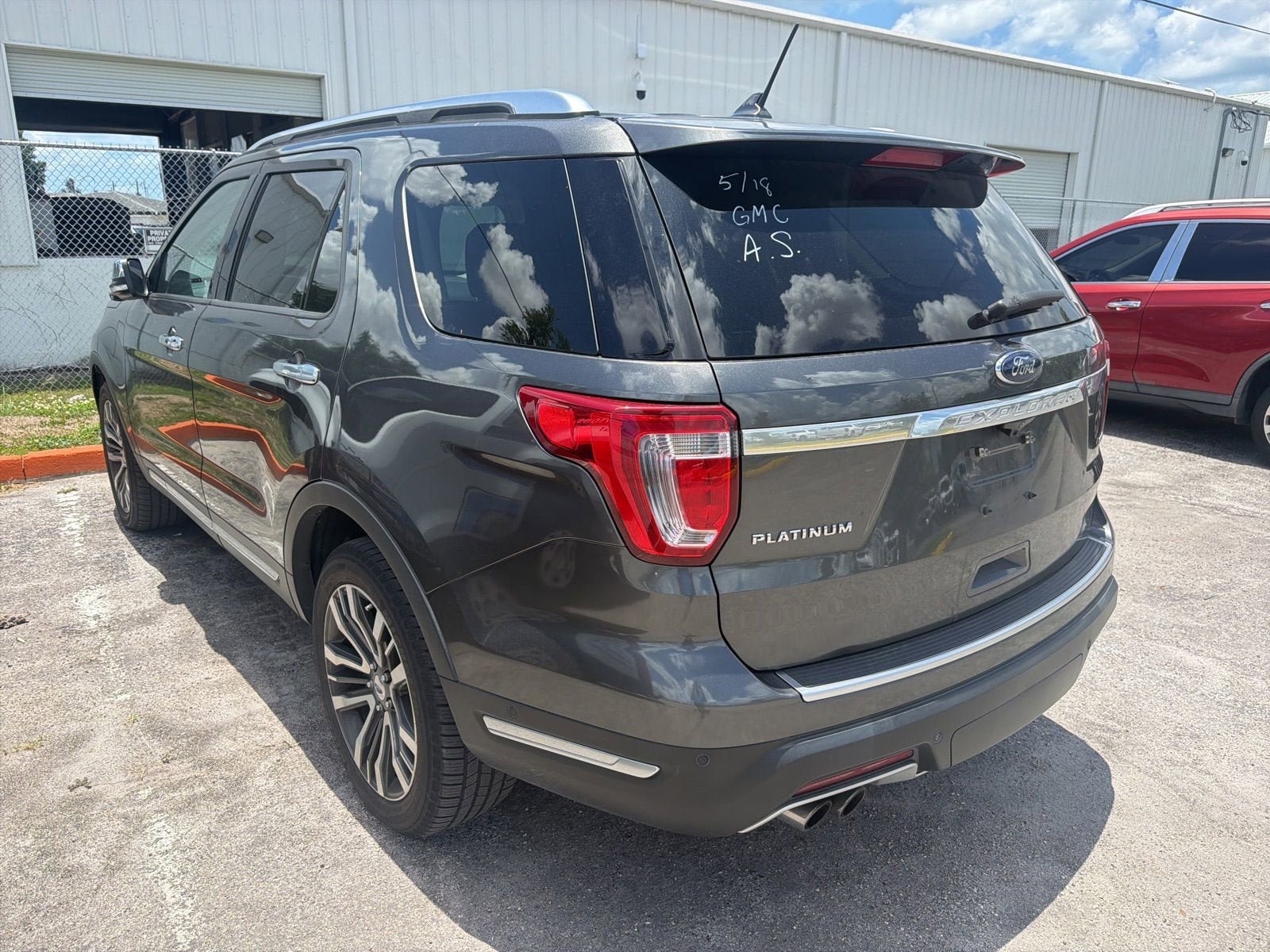 Used 2018 Ford Explorer Platinum AWD/4WD image 10