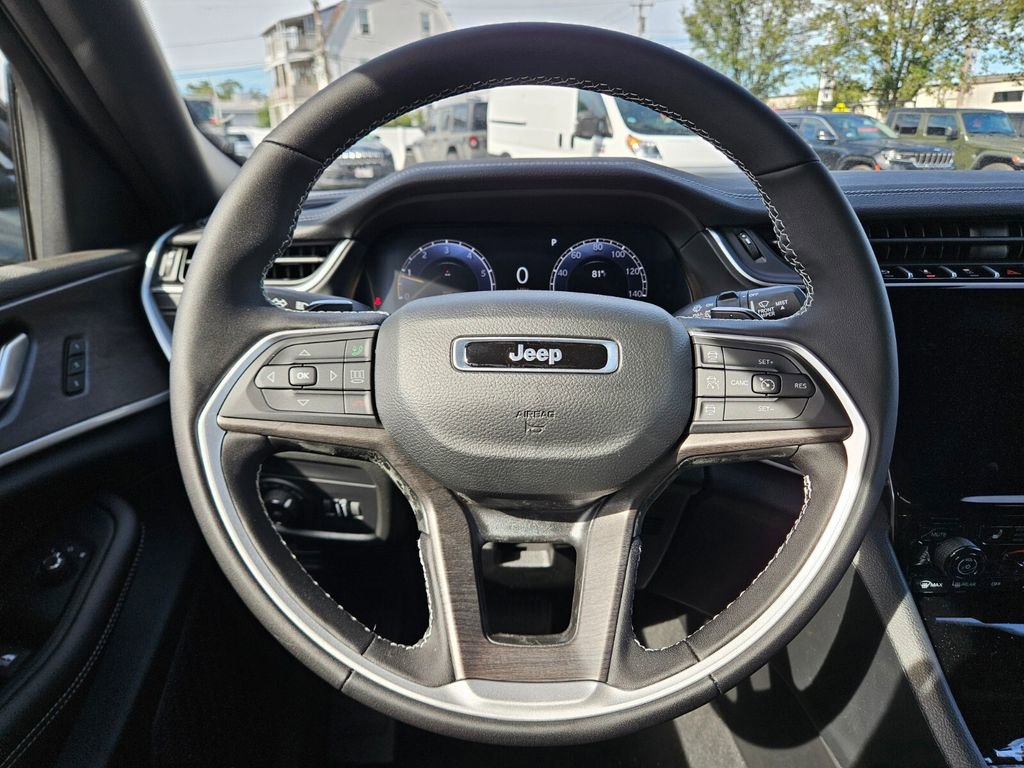 New 2025 Jeep Grand Cherokee Limited image 25