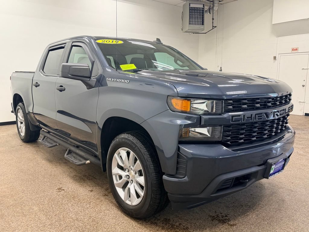 Used 2019 Chevrolet Silverado 1500 Custom w/ Custom Value Package AWD/4WD image 8