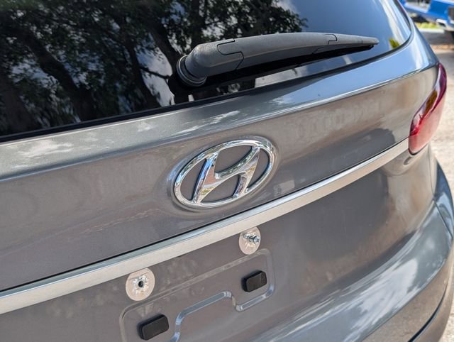 Used 2020 Hyundai Santa Fe SEL w/ Convenience + Premium Package FWD image 17