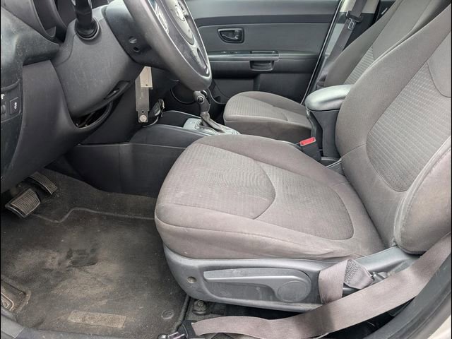 Used 2013 Kia Soul FWD image 9