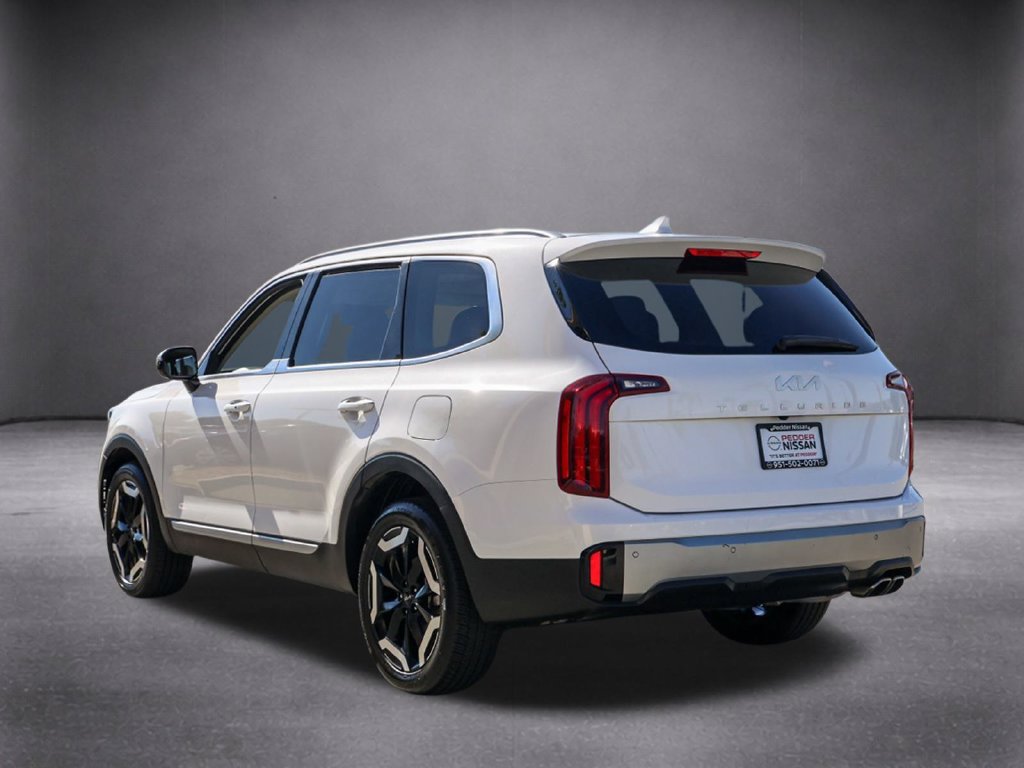 Used 2025 Kia Telluride S FWD image 7