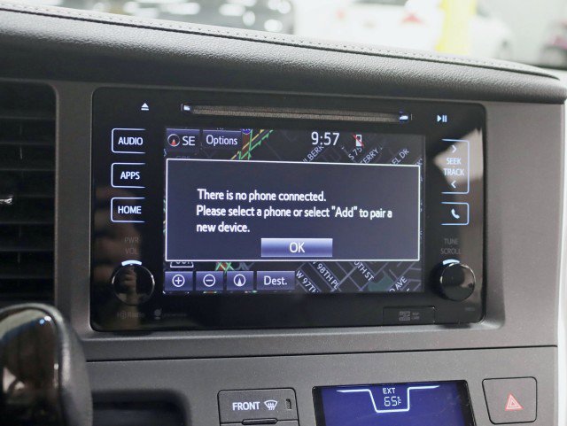 Used 2015 Toyota Sienna XLE w/ XLE Navigation Package image 20