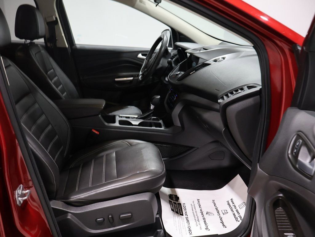 Used 2017 Ford Escape SE w/ SE Leather Comfort Package image 18