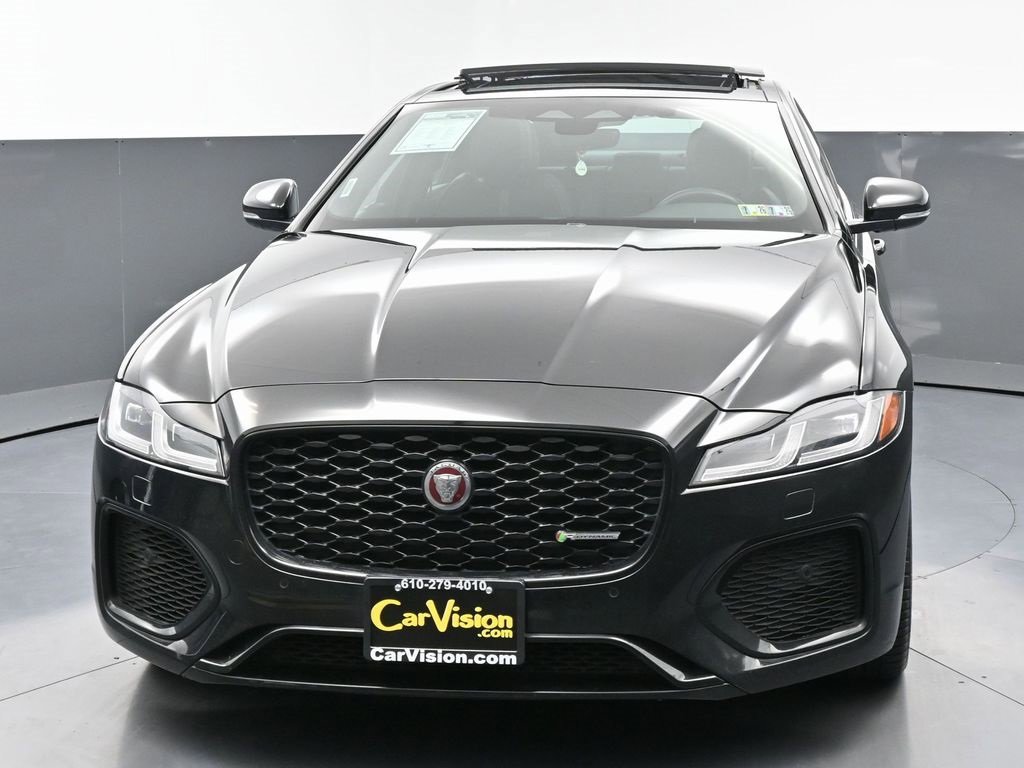 Used 2022 Jaguar XF R-Dynamic SE image 5