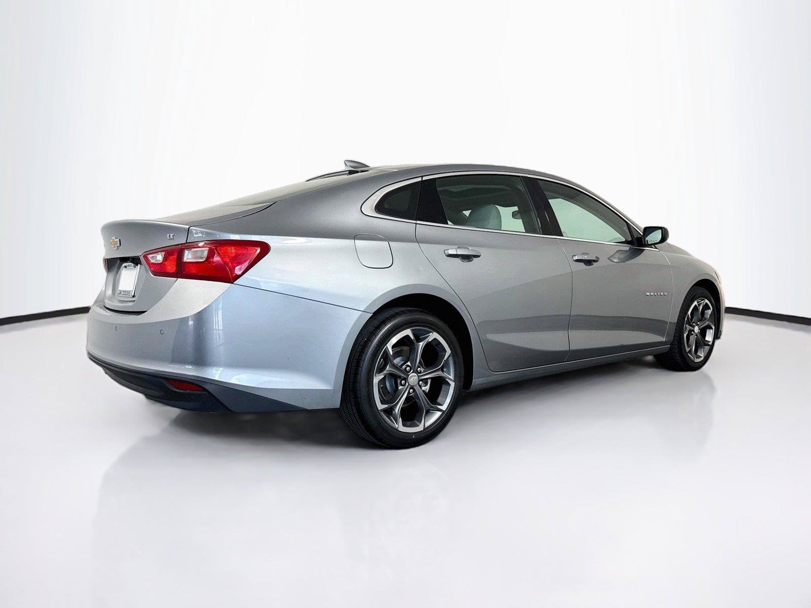 Used 2024 Chevrolet Malibu LT FWD image 5