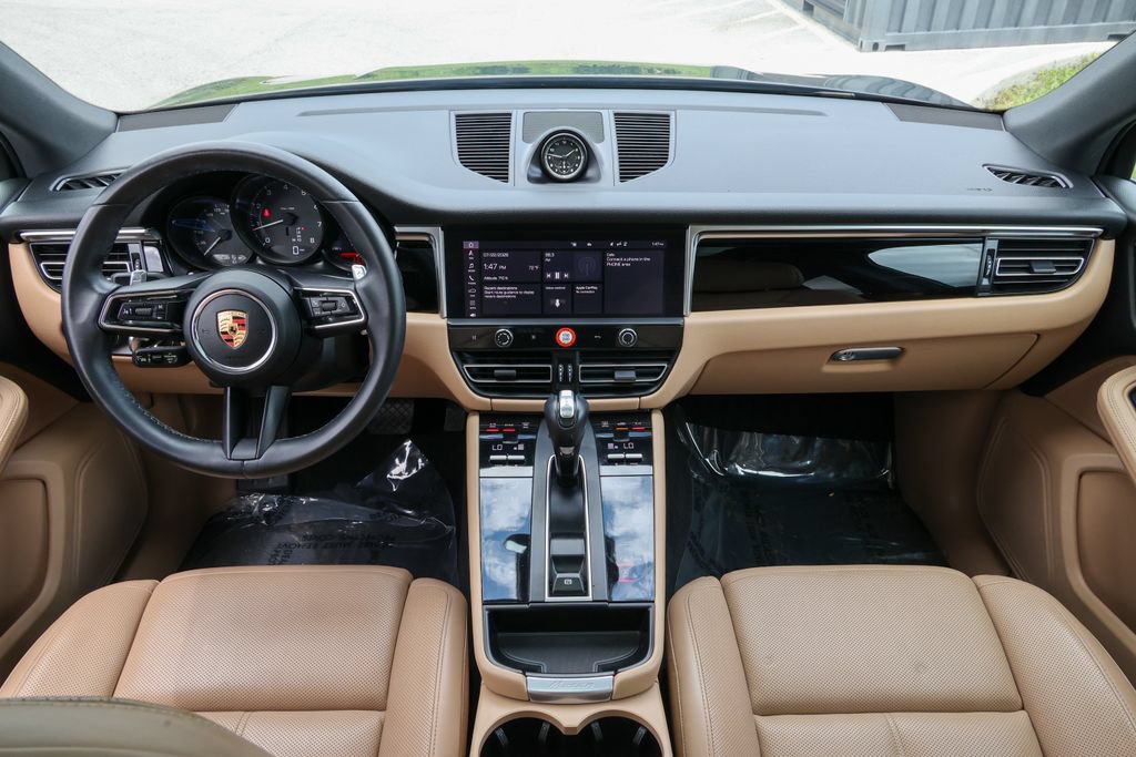 Certified 2023 Porsche Macan Turbo AWD/4WD image 27