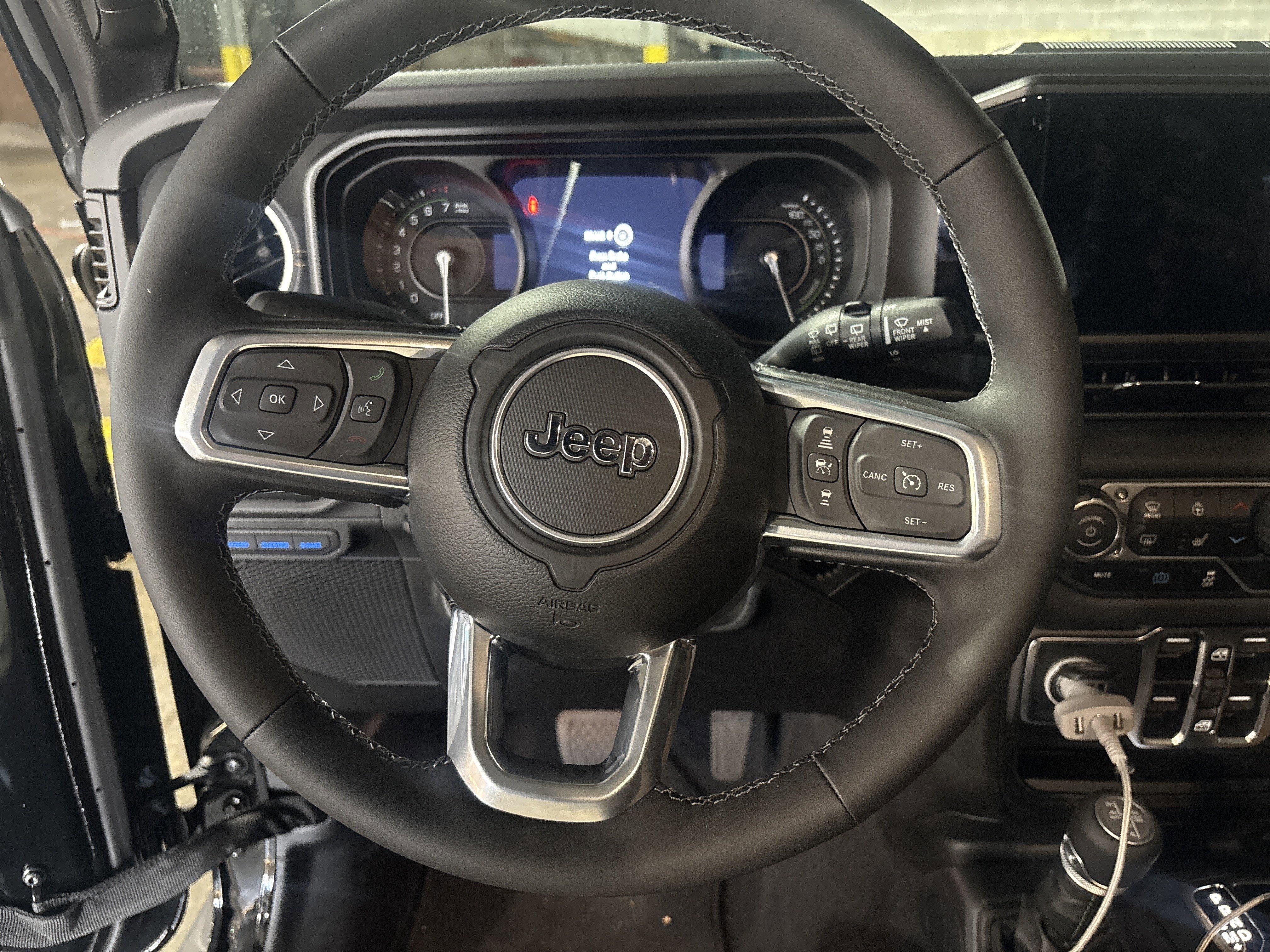 Certified 2025 Jeep Wrangler Sahara image 38
