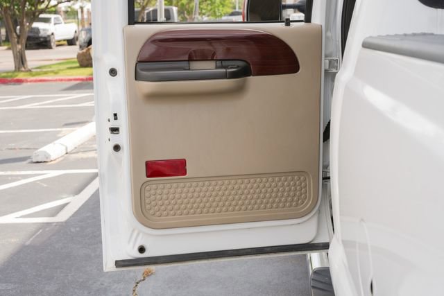 Used 2006 Ford F350 Lariat image 42