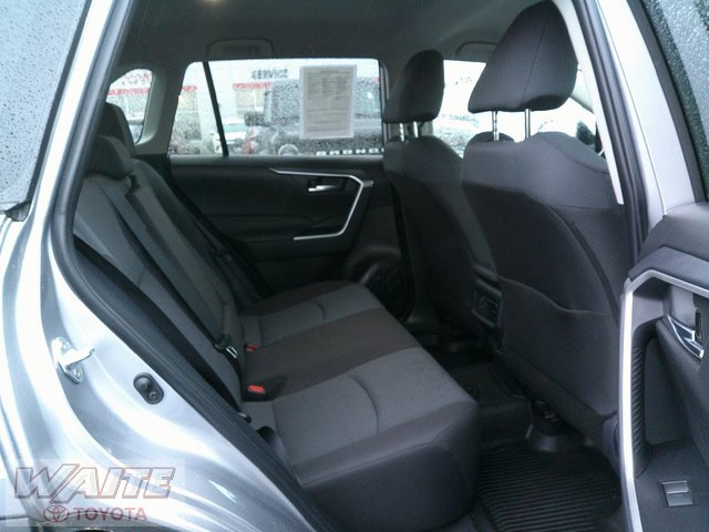 Used 2025 Toyota RAV4 XLE image 24