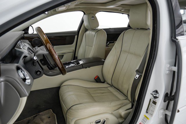 Used 2012 Jaguar XJ L image 31