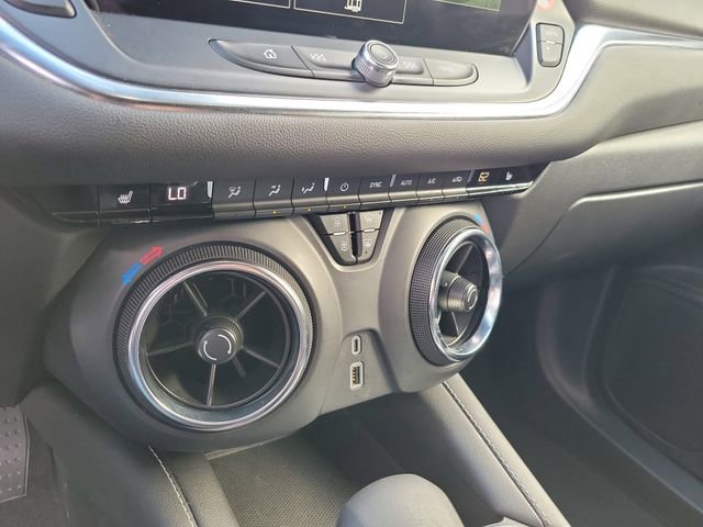 Used 2025 Chevrolet Blazer LT image 21