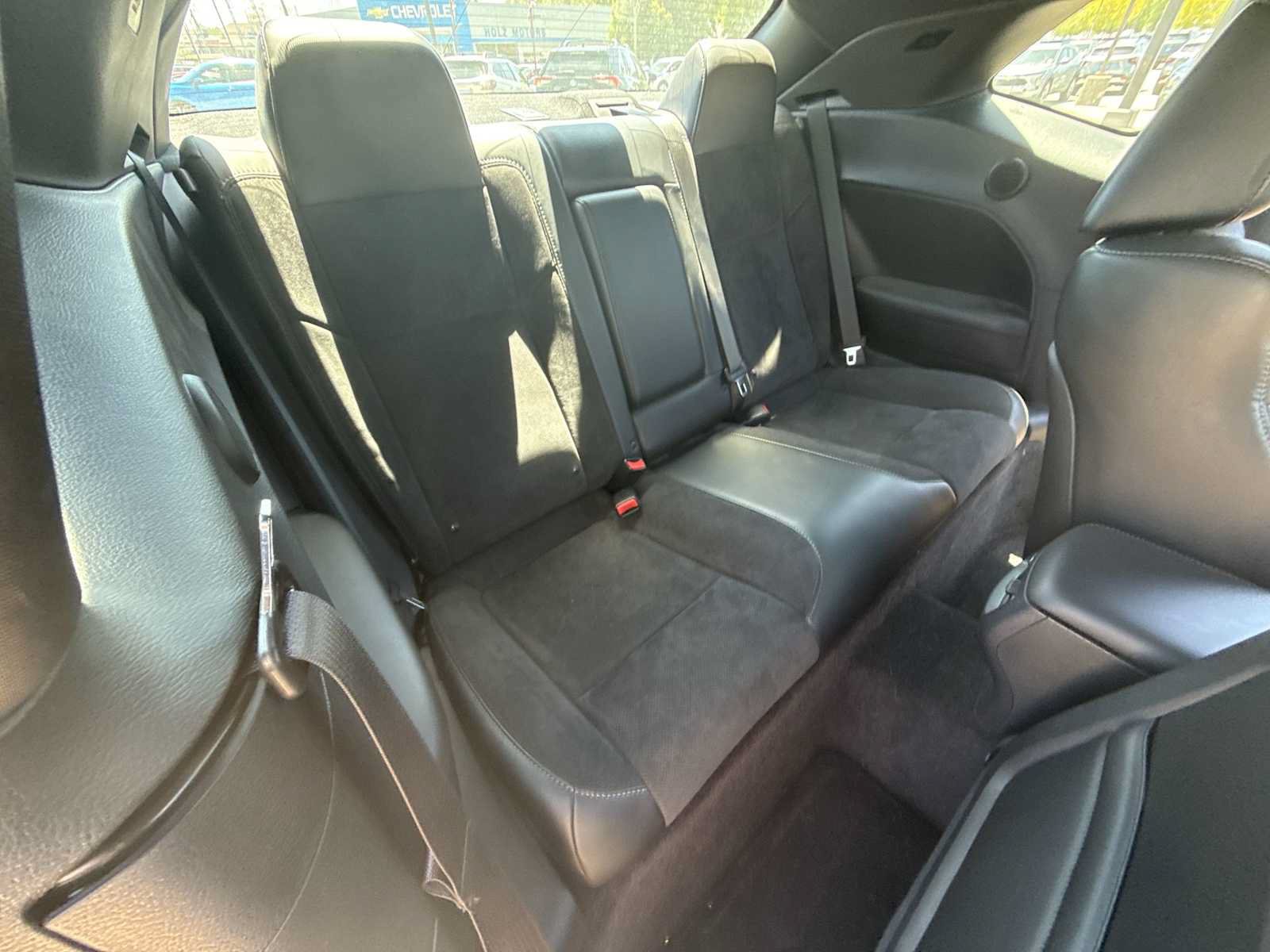 Used 2016 Dodge Challenger R/T Scat Pack w/ Leather Interior Group RWD image 27