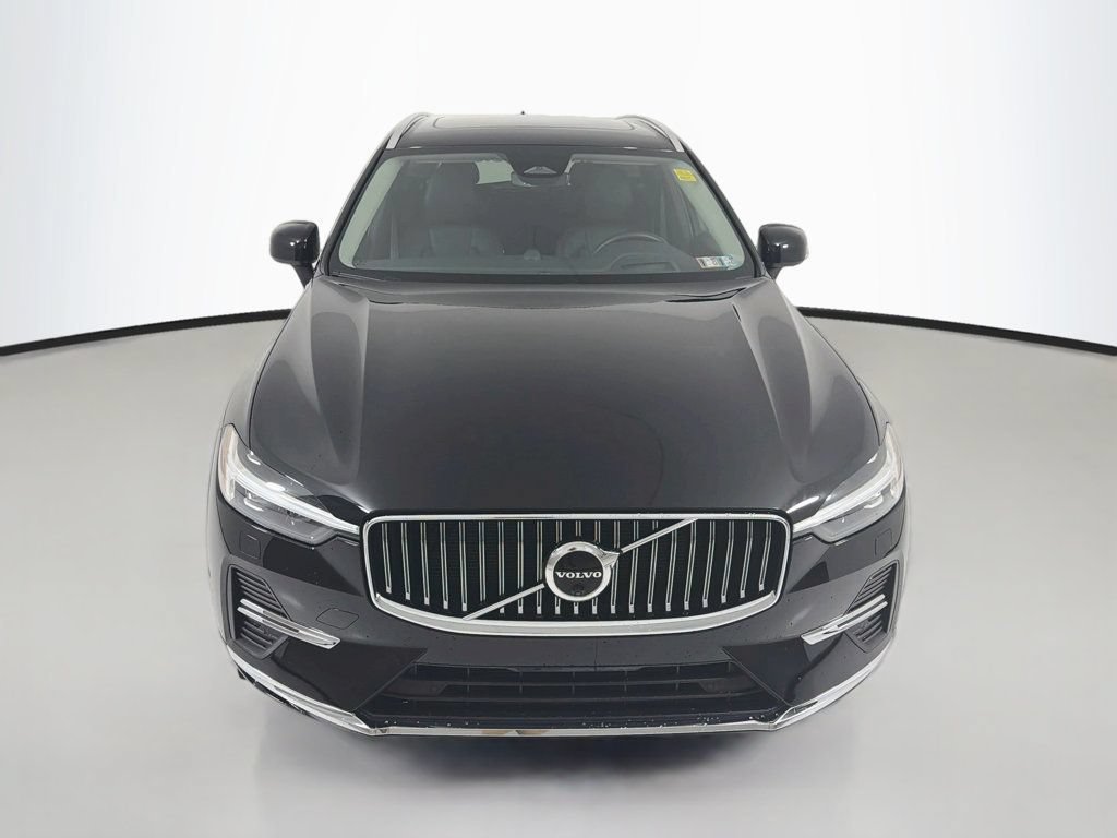 Used 2023 Volvo XC60 B5 Ultimate AWD/4WD image 2