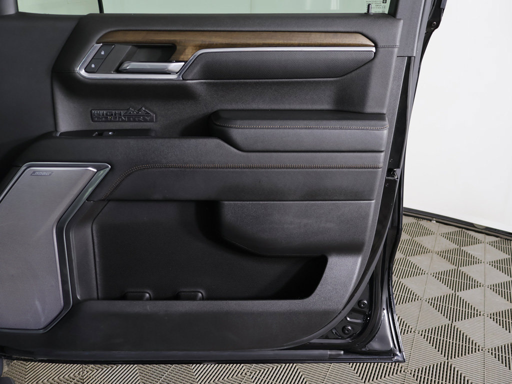 Used 2024 Chevrolet Silverado 1500 High Country w/ High Country Premium Package AWD/4WD image 25