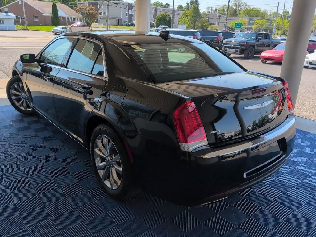 Used 2021 Chrysler 300 Touring L AWD/4WD image 4
