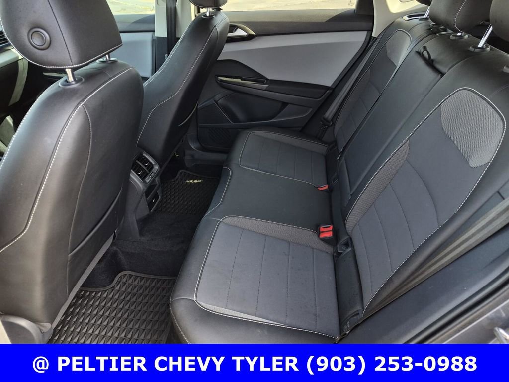 Used 2023 Volkswagen Taos SE w/ Black Wheel Package image 32