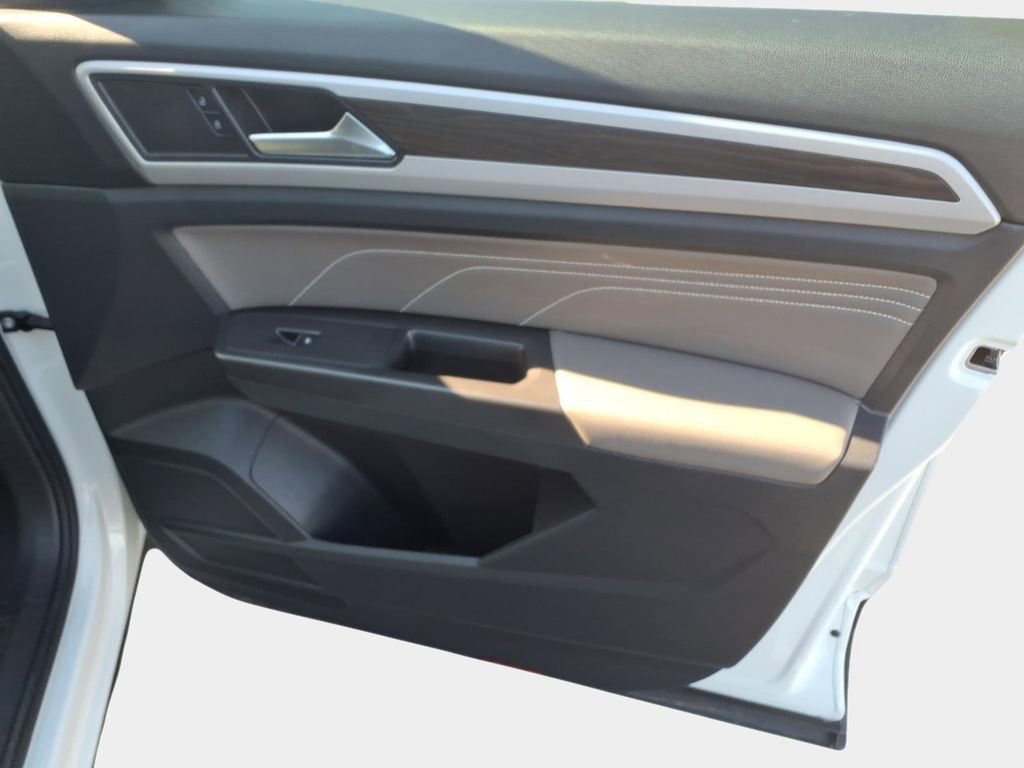 Used 2023 Volkswagen Atlas SE w/ Panoramic Sunroof Package image 28