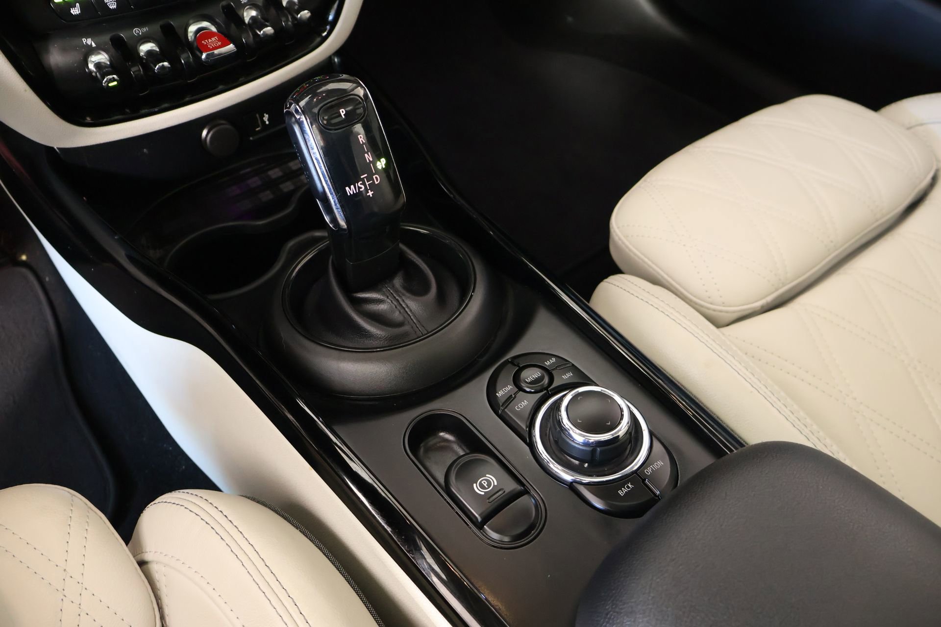 Used 2022 MINI Cooper Clubman S FWD image 9