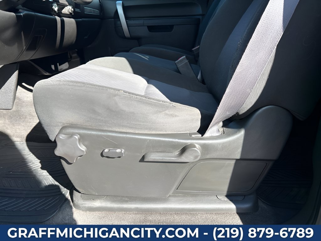 Used 2011 Chevrolet Silverado 1500 LT w/ All-Star Edition AWD/4WD image 11