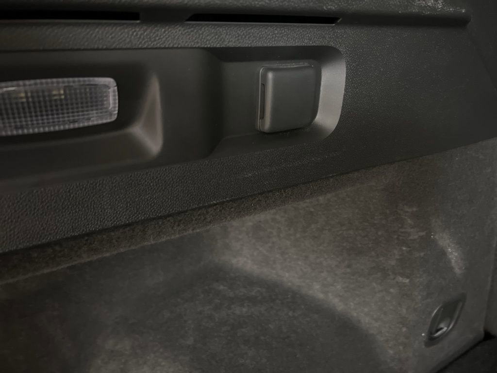 Used 2023 Buick Envision Essence image 33