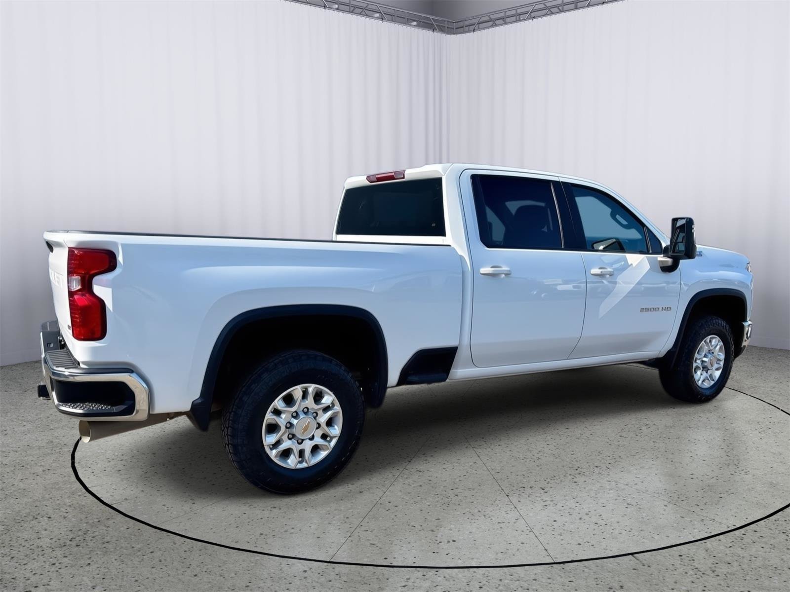 Used 2024 Chevrolet Silverado 2500 LT AWD/4WD image 6