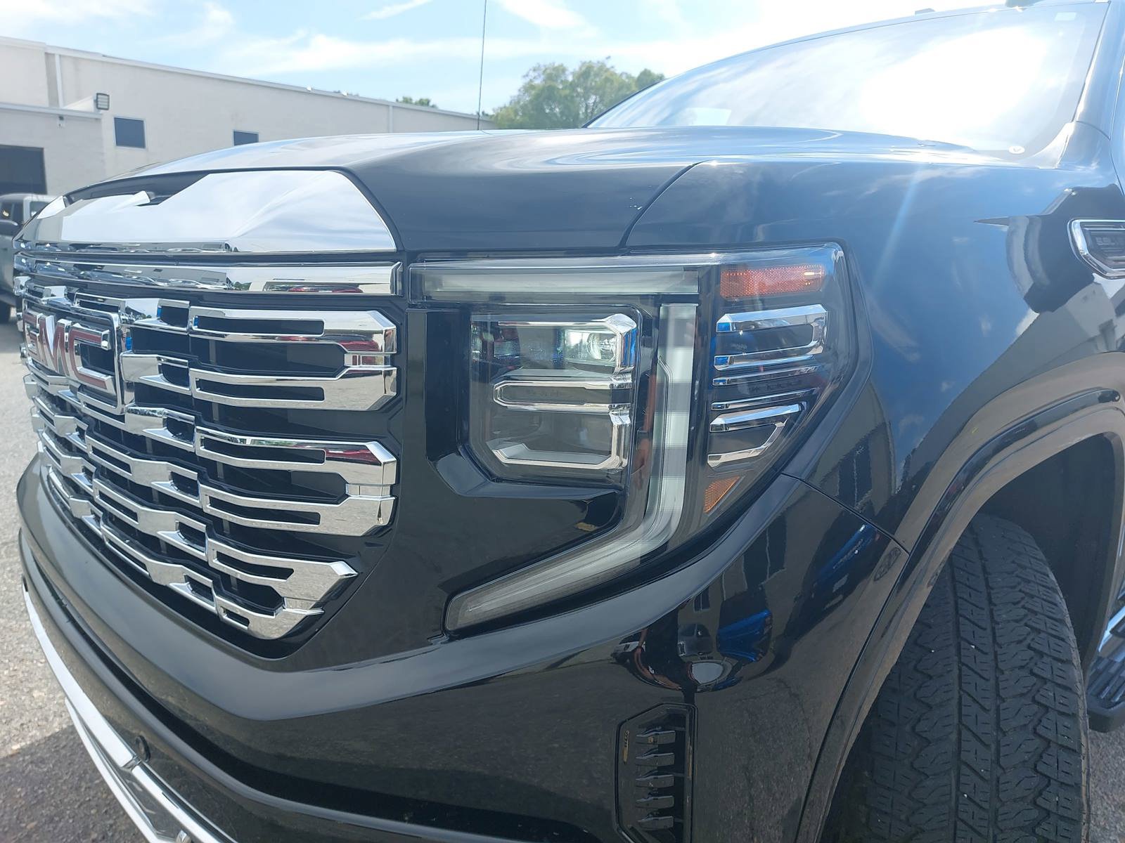 Used 2025 GMC Sierra 1500 Denali w/ Technology Package AWD/4WD image 33