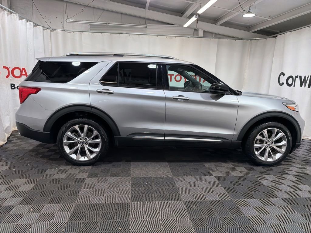 Used 2023 Ford Explorer Platinum w/ Technology Package AWD/4WD image 10