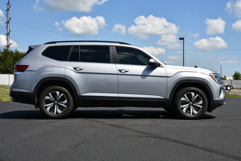 Used 2025 Volkswagen Atlas SE AWD/4WD image 8