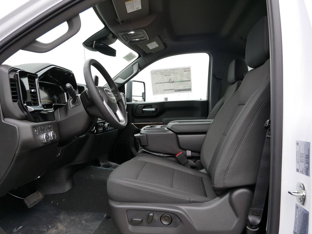 New 2026 GMC Sierra 3500 SLE image 7