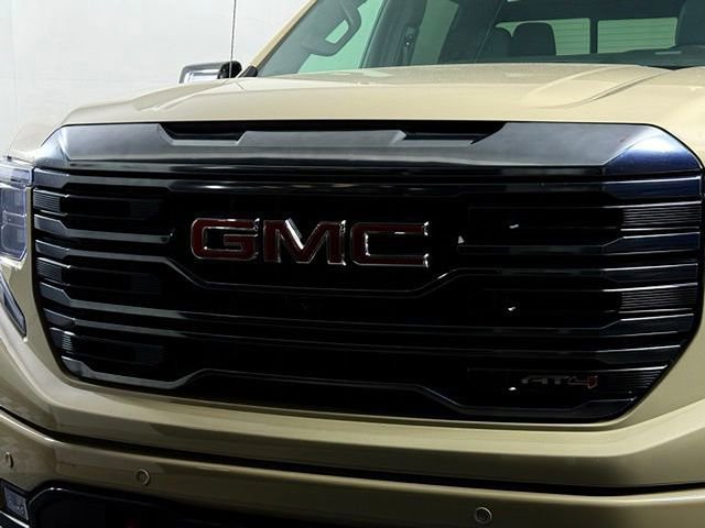Used 2023 GMC Sierra 1500 AT4 w/ AT4 Premium Package AWD/4WD image 12