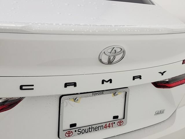Used 2026 Toyota Camry SE FWD image 9