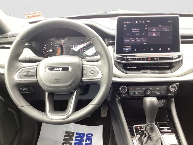 Certified 2025 Jeep Compass Limited image 13