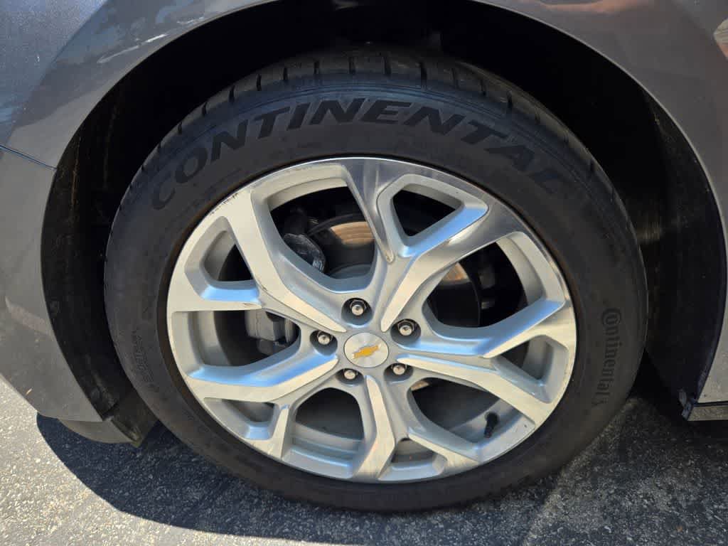 Used 2018 Chevrolet Volt Premier w/ Driver Confidence Package FWD image 7
