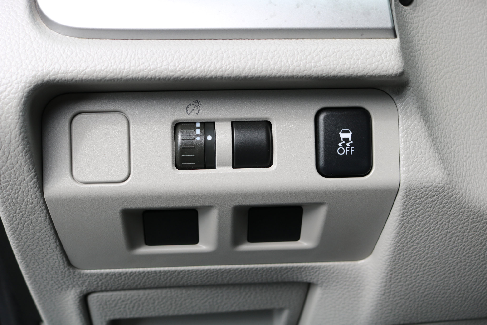 Used 2015 Subaru Forester 2.5i w/ Alloy Wheel Package image 17