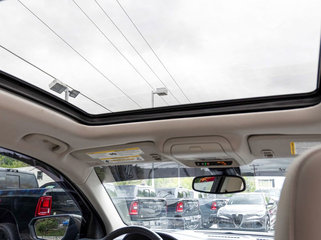 Used 2023 GMC Terrain Denali AWD/4WD image 32