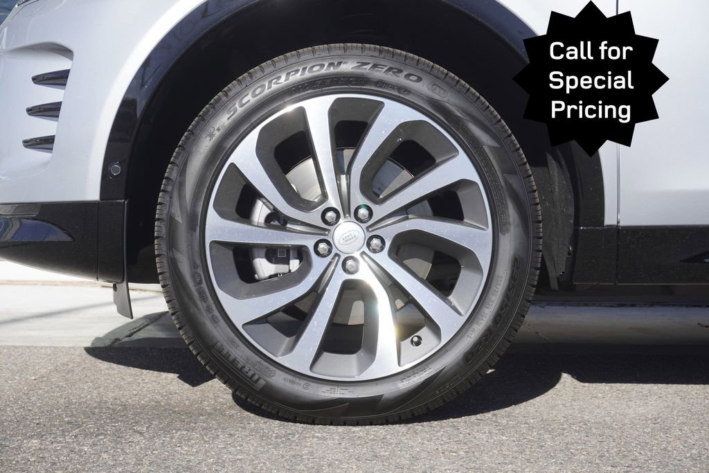 New 2025 Land Rover Discovery Sport Dynamic SE image 31