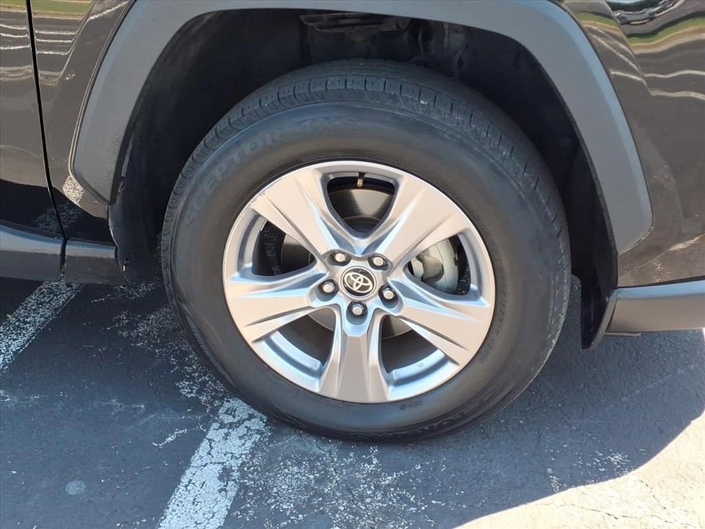 Used 2022 Toyota RAV4 XLE FWD image 15