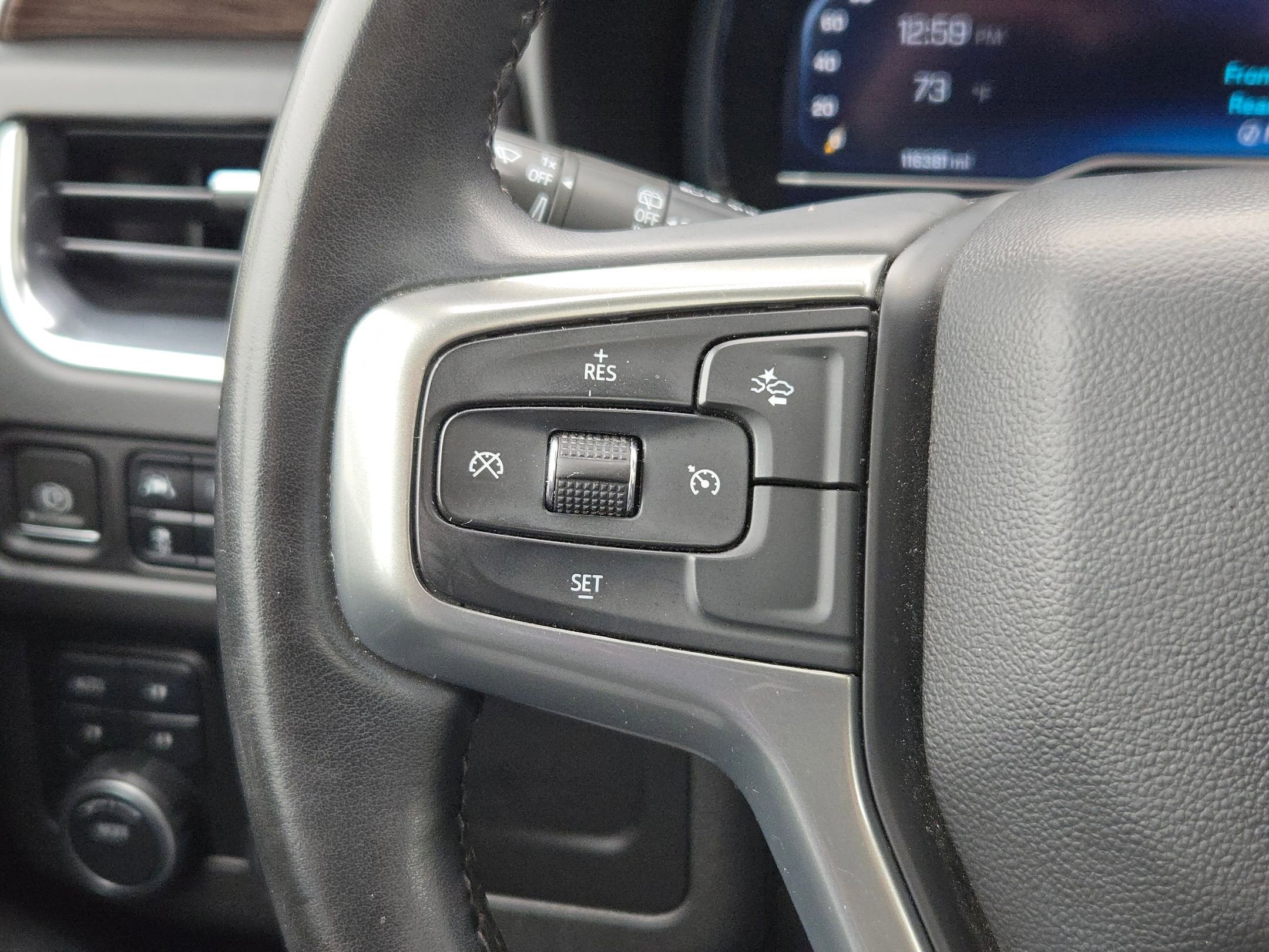 Used 2023 Chevrolet Suburban Z71 AWD/4WD image 23