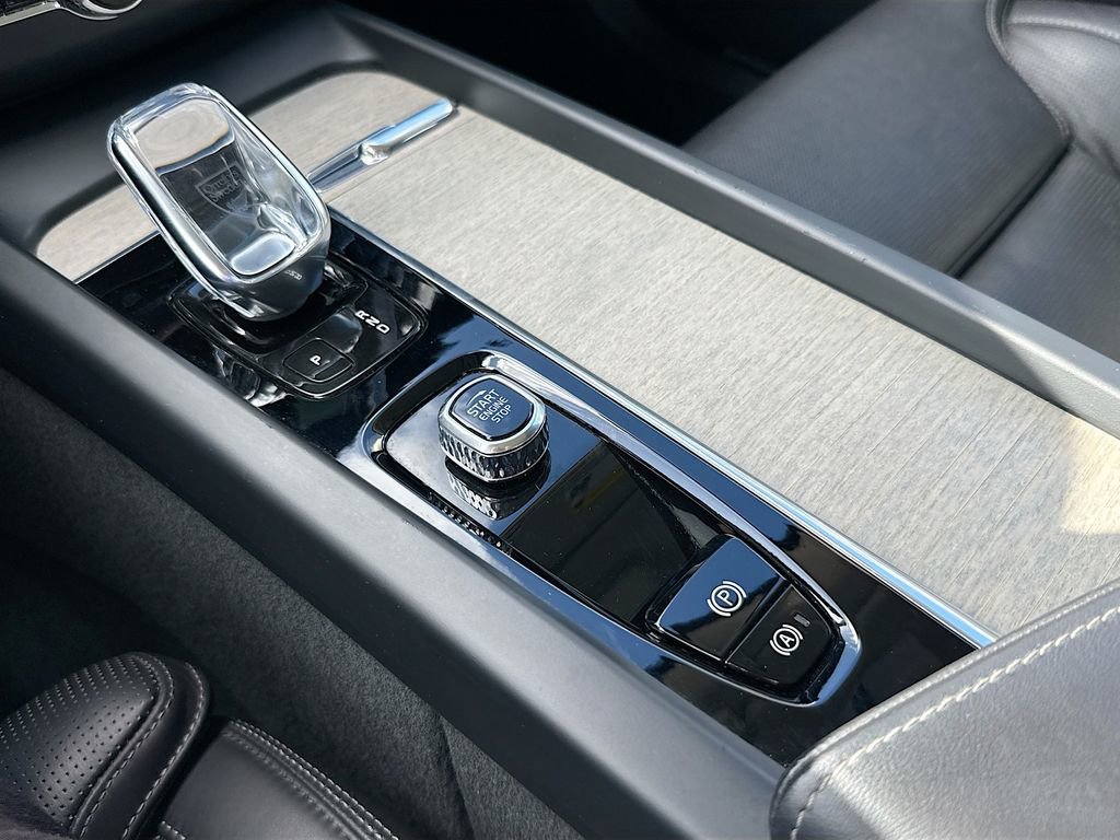 Used 2022 Volvo XC60 B6 Inscription w/ Advanced Package image 18