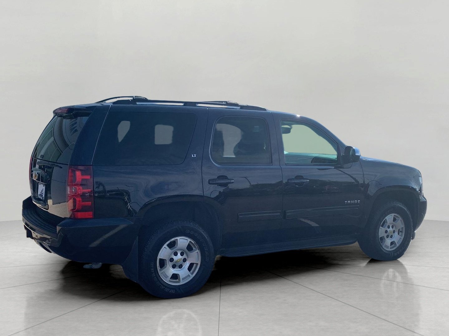 Used 2014 Chevrolet Tahoe LT w/ Luxury Package AWD/4WD image 7