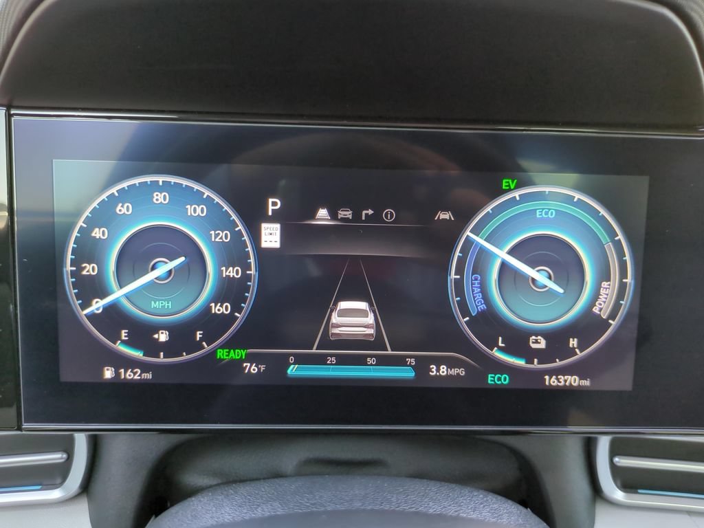 Certified 2024 Hyundai Elantra Limited FWD image 22