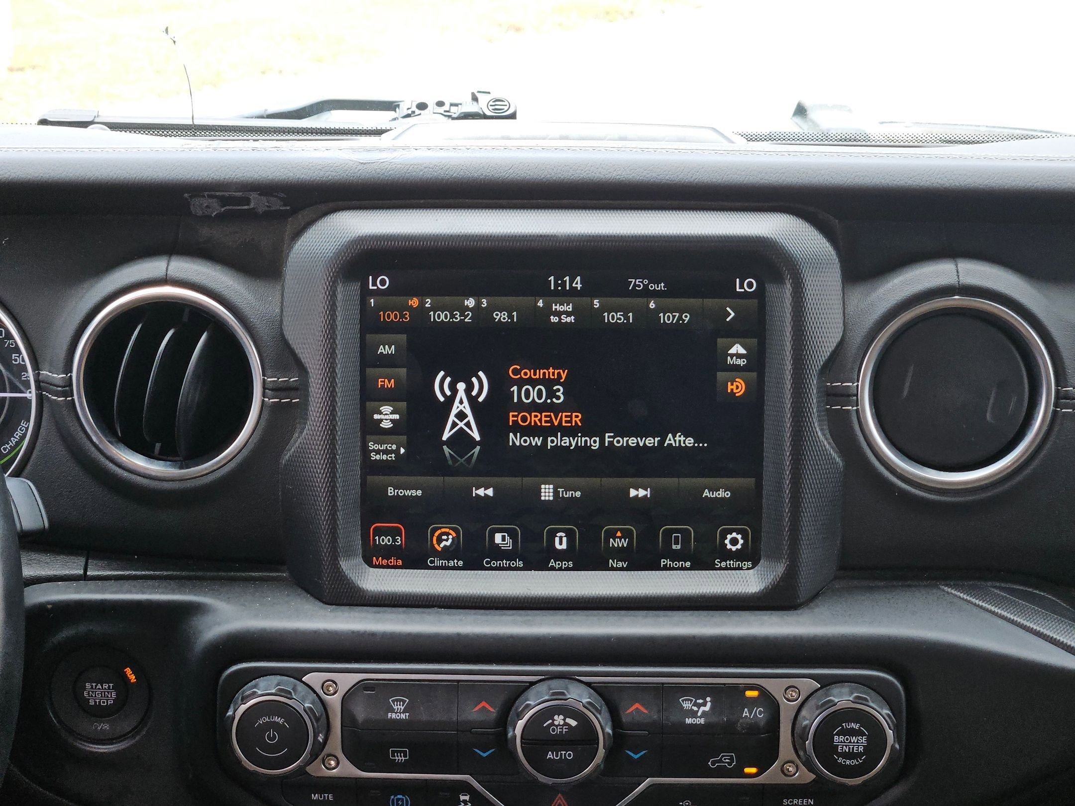 Used 2022 Jeep Wrangler Unlimited Rubicon 4xe AWD/4WD image 16