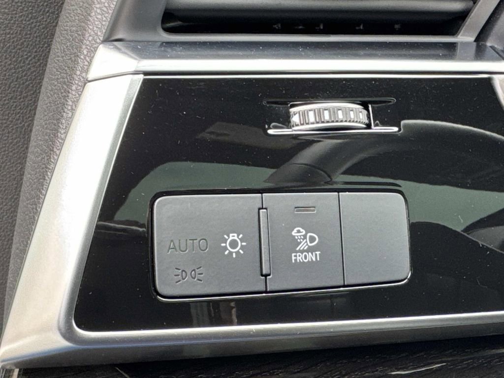 Used 2025 Audi Q7 3.0T Premium Plus image 30