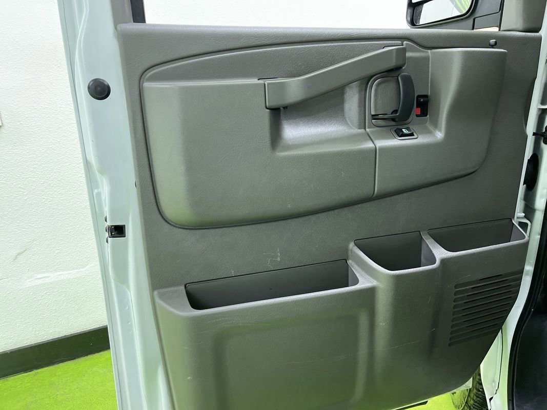 Used 2022 Chevrolet Express 2500 w/ Driver Convenience Package image 15