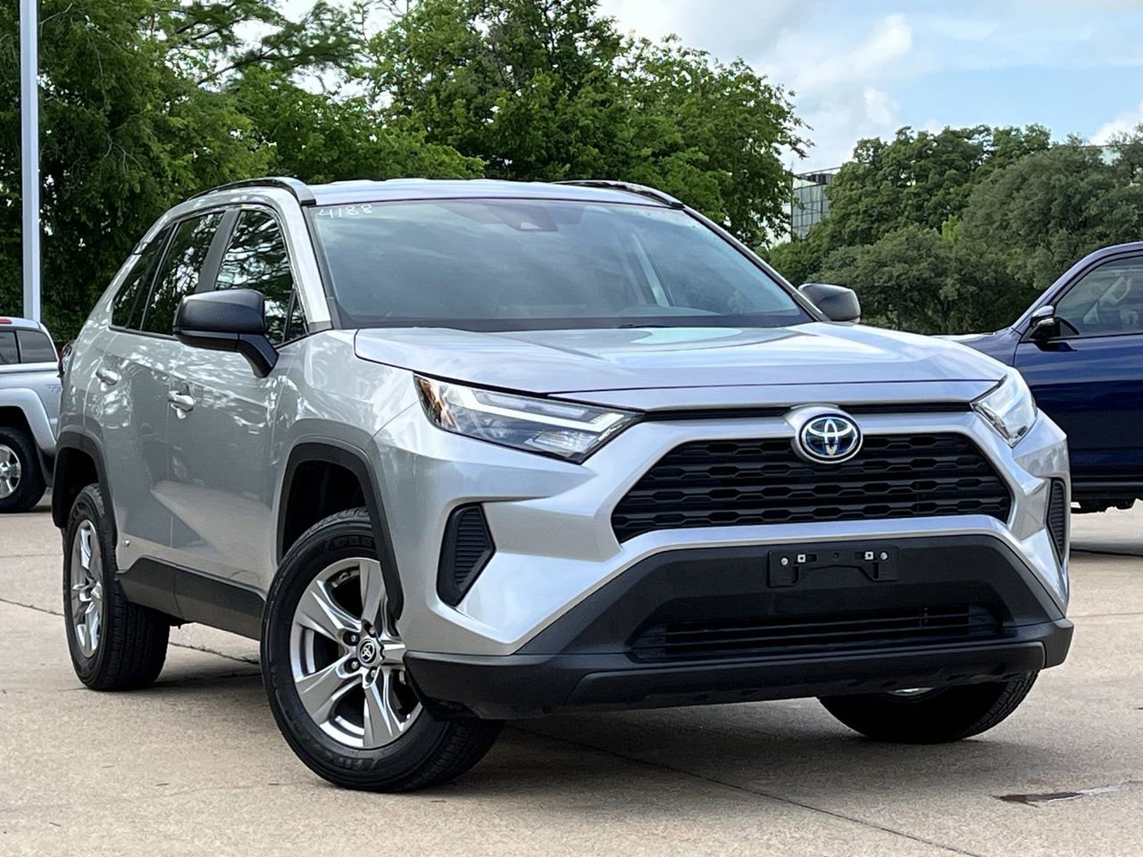 Used 2024 Toyota RAV4 LE AWD/4WD image 3