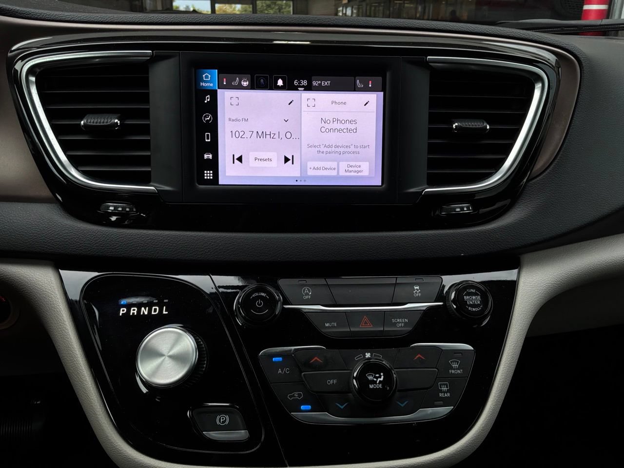 Used 2024 Chrysler Voyager LX FWD image 29