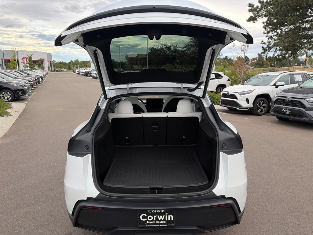 Used 2026 Tesla Model Y AWD image 17